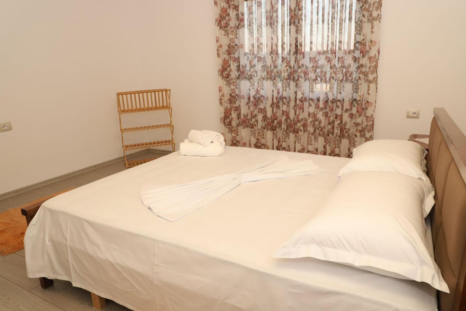 בראט Georgemishel Guest House מראה חיצוני תמונה