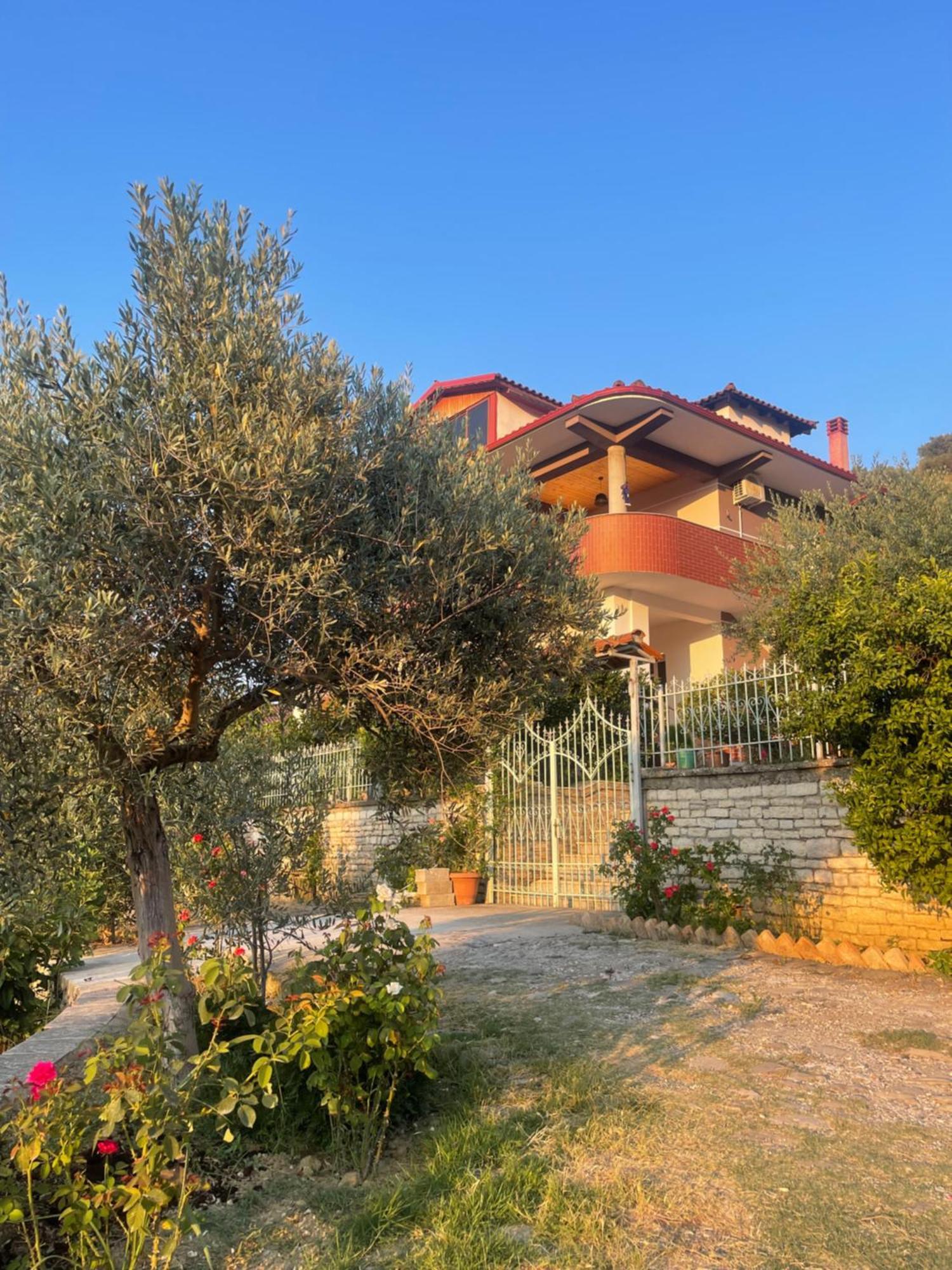 בראט Georgemishel Guest House מראה חיצוני תמונה
