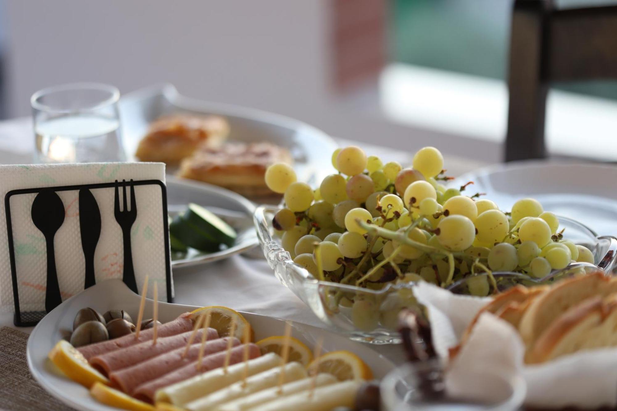 בראט Georgemishel Guest House מראה חיצוני תמונה