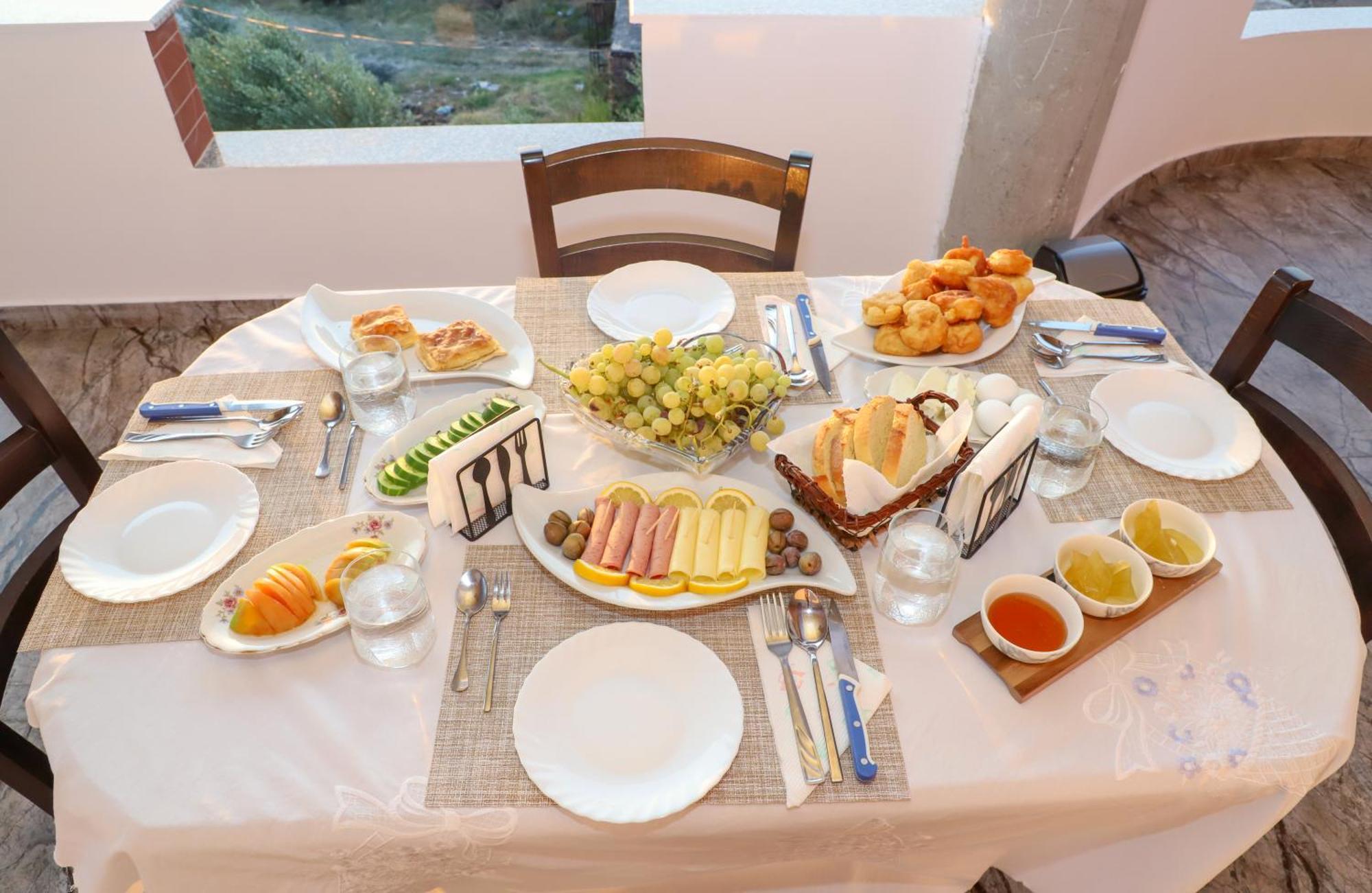 בראט Georgemishel Guest House מראה חיצוני תמונה