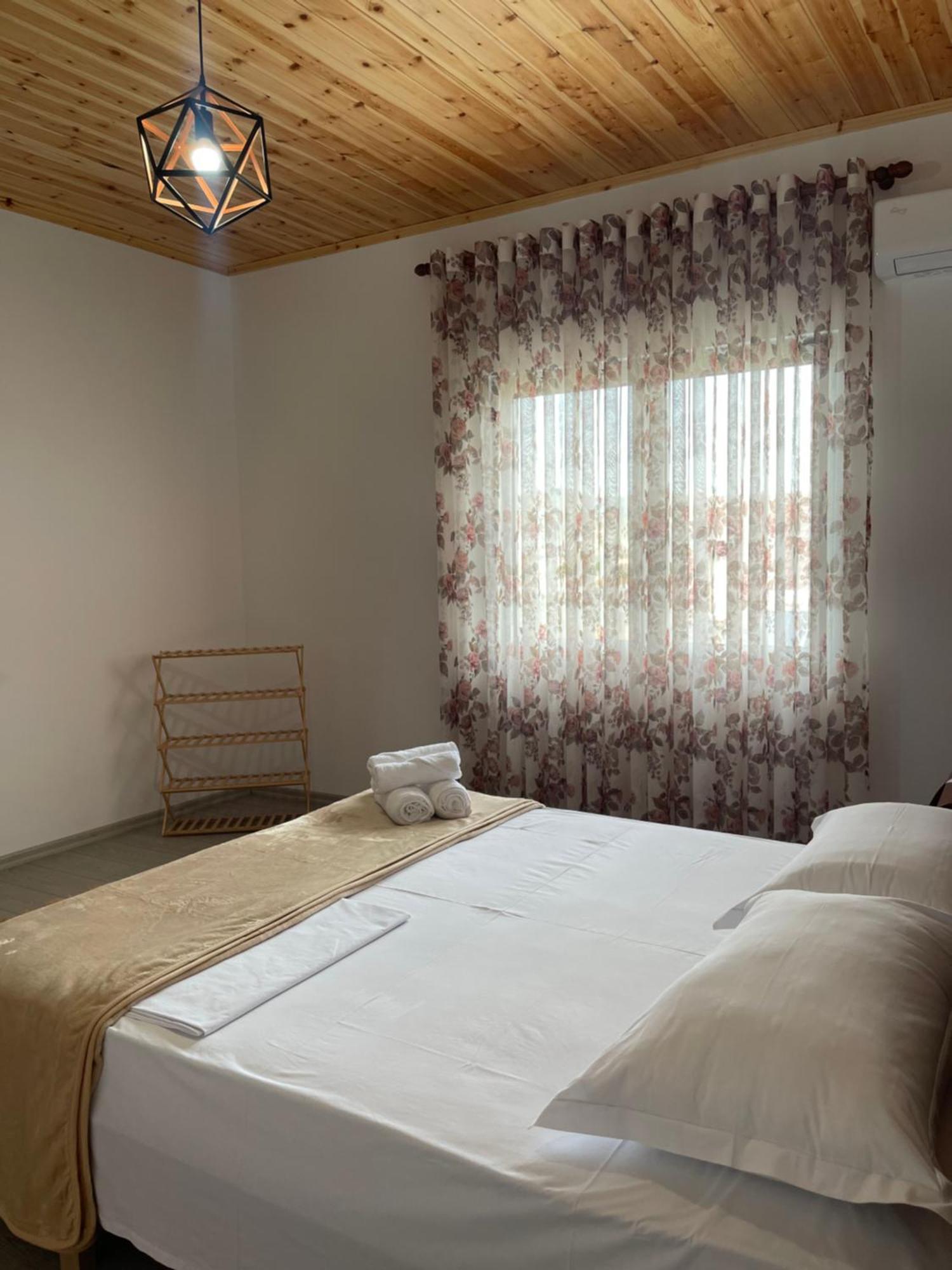 בראט Georgemishel Guest House מראה חיצוני תמונה