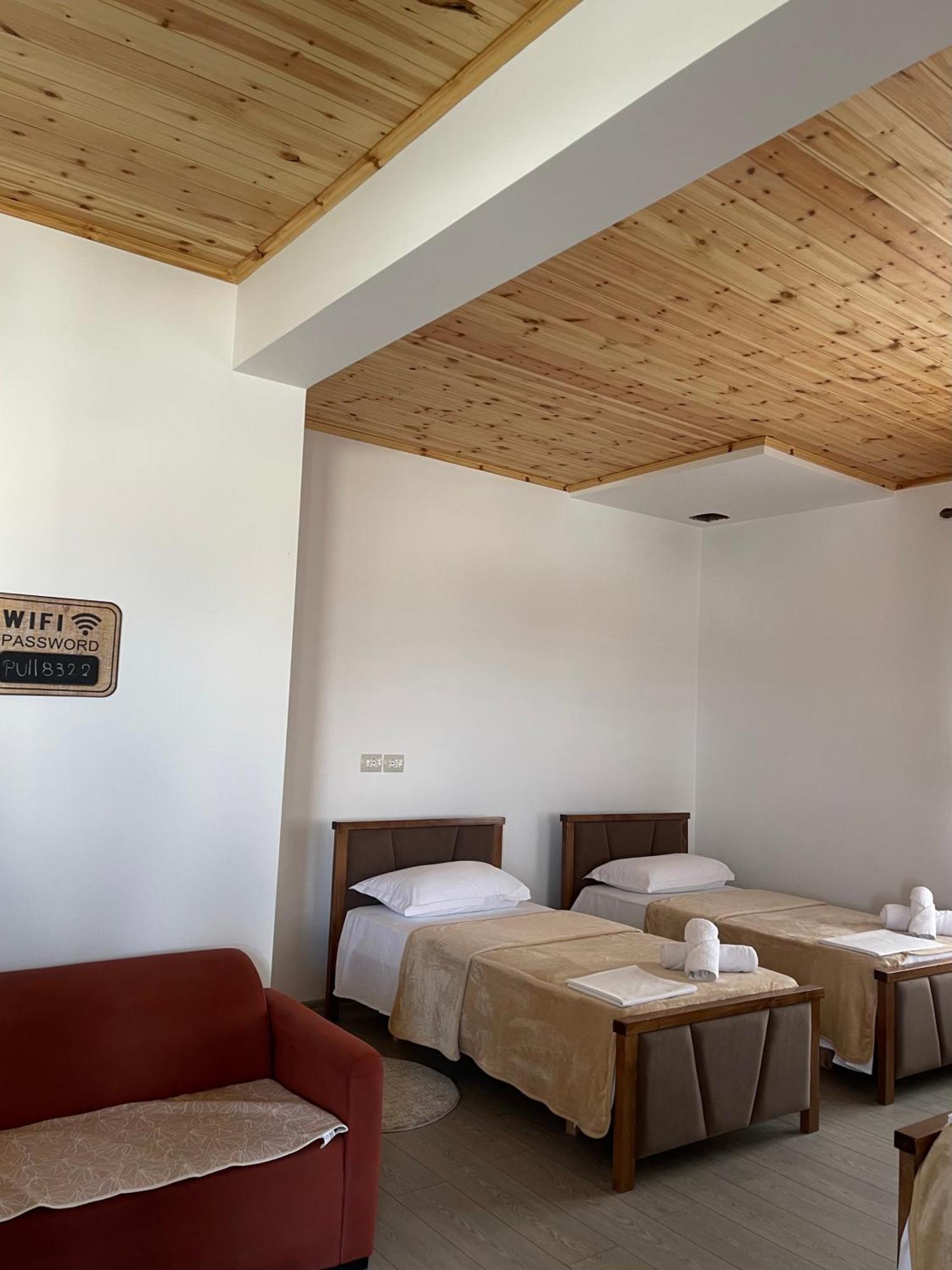 בראט Georgemishel Guest House מראה חיצוני תמונה
